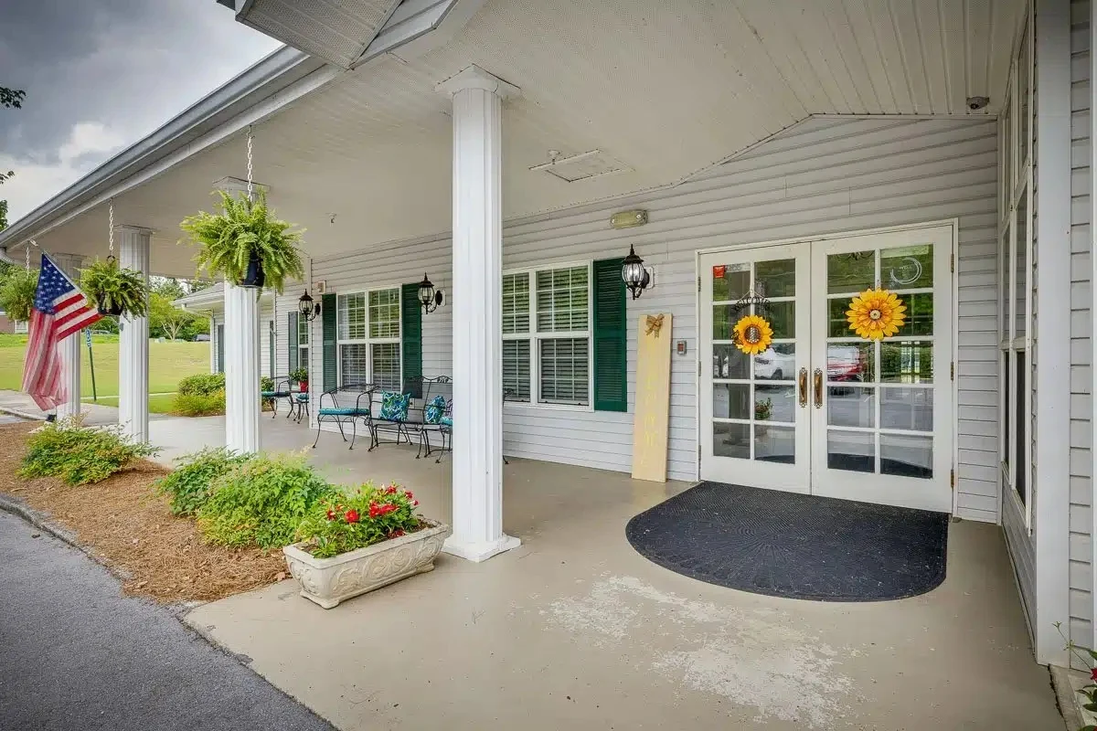 Image of Seven Hills Square Memory Care (2)