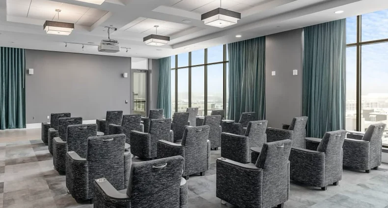 Image of Revelle King of Prussia (9)