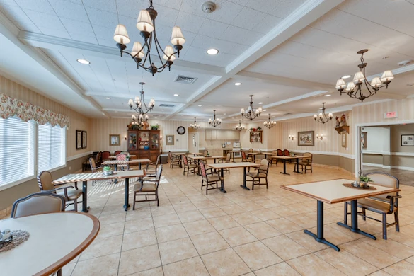 Image of Cedarhurst of Bloomington (9)