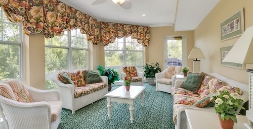 Image of Applewood Pointe of Woodbury Cooperative (4)