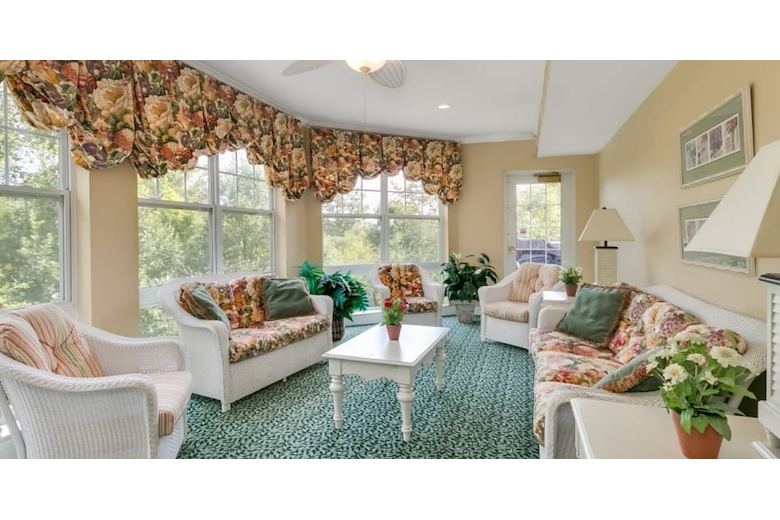 Image of Applewood Pointe of Woodbury Cooperative (4)