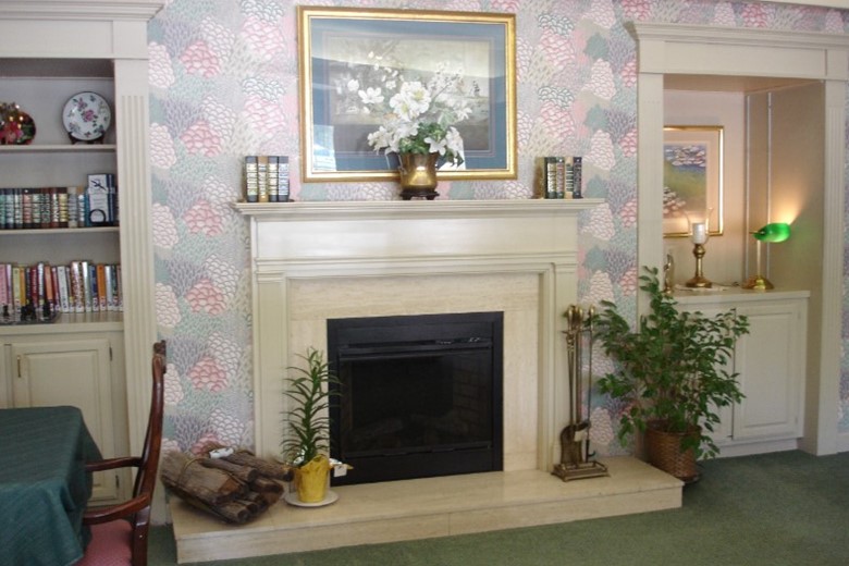 Image of Carriage Square - Assisted Living (6)