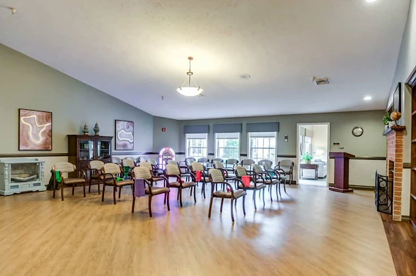 Image of Colonial Courtyard at Bedford (3)