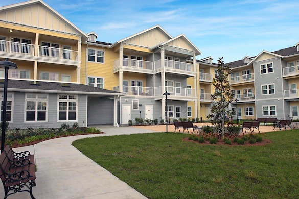 The Carriage House Gracious Retirement Living Hawthorn Senior Independent Living in Oxford, Florida front exterior