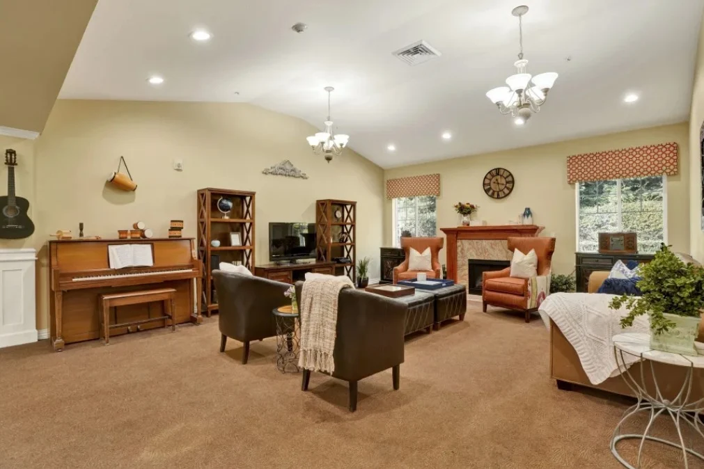 Image of The Commons at Elk Grove (3)