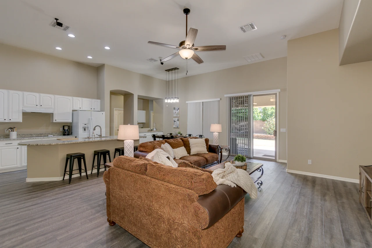 Image of Alder Leaf at Summit Shadows (2)