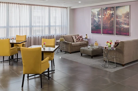 Image of Carlton at the Lake (4)