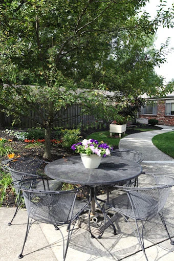 Image of Laurels Of Worthington (9)