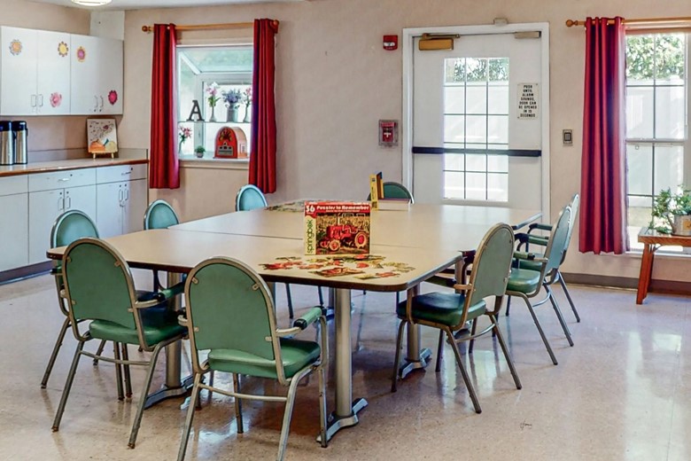 Image of Arden Courts of Glen Ellyn (10)