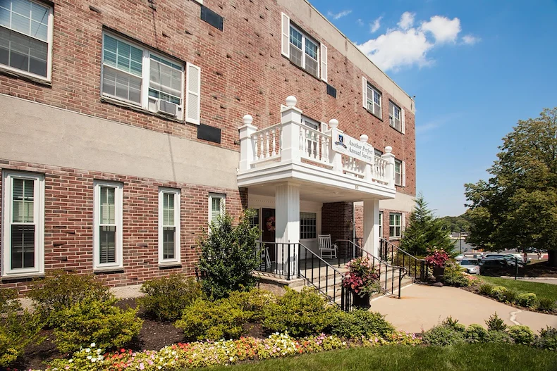 Image of Royal Braintree Nursing And Rehabilitation Center (1)