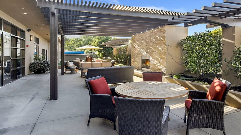 Image of Ivy Park at Burbank (8)