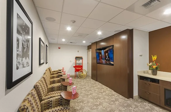 Image of Merrill Gardens at Santa Maria (6)