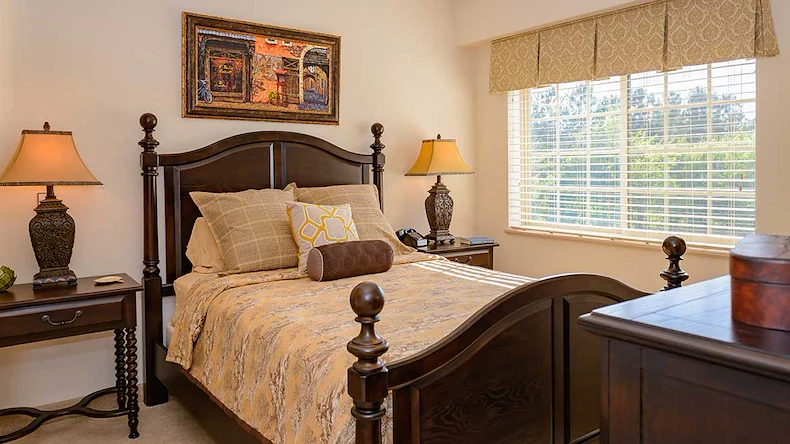 Image of Garden Plaza of Greenbriar Cove (5)