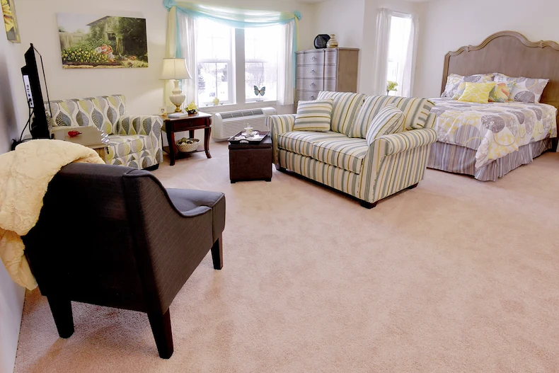 Summit Glen Gracious Retirement Living Hawthorn Senior independent Living in Colorado Springs, Colorado apartment suite