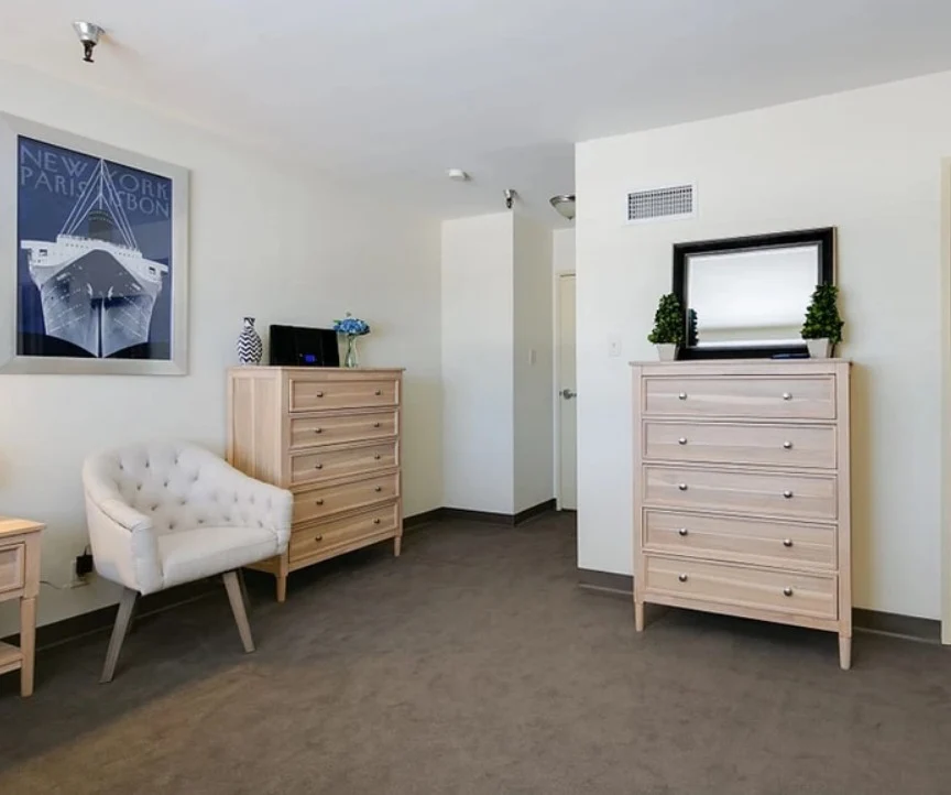 Image of Savant of Riverside (6)