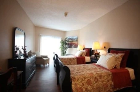 Image of Lakewood Park Manor (2)