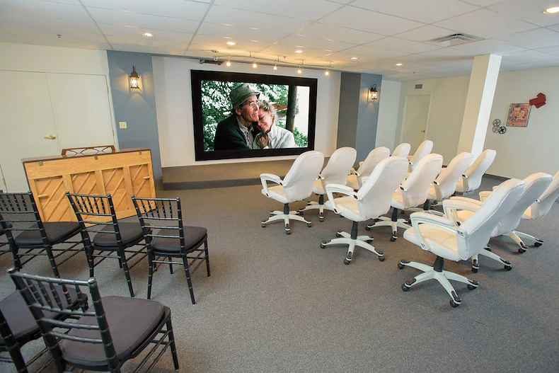 Image of Atrium at Oak Crest Residence (6)