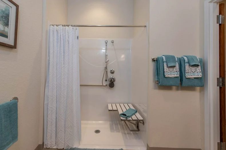 Plantation Oaks Assisted Living & Memory Care in High Springs, FL, bathroom