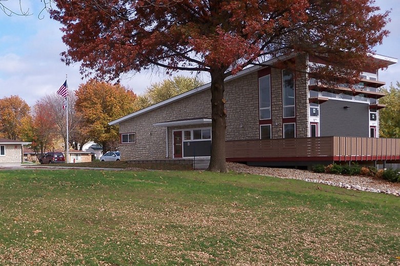 Suncrest Village independent senior living apartments in Newton, Iowa front exterior