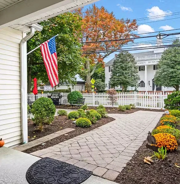 Image of Fox Trail Memory Care Living Lake Street (4)