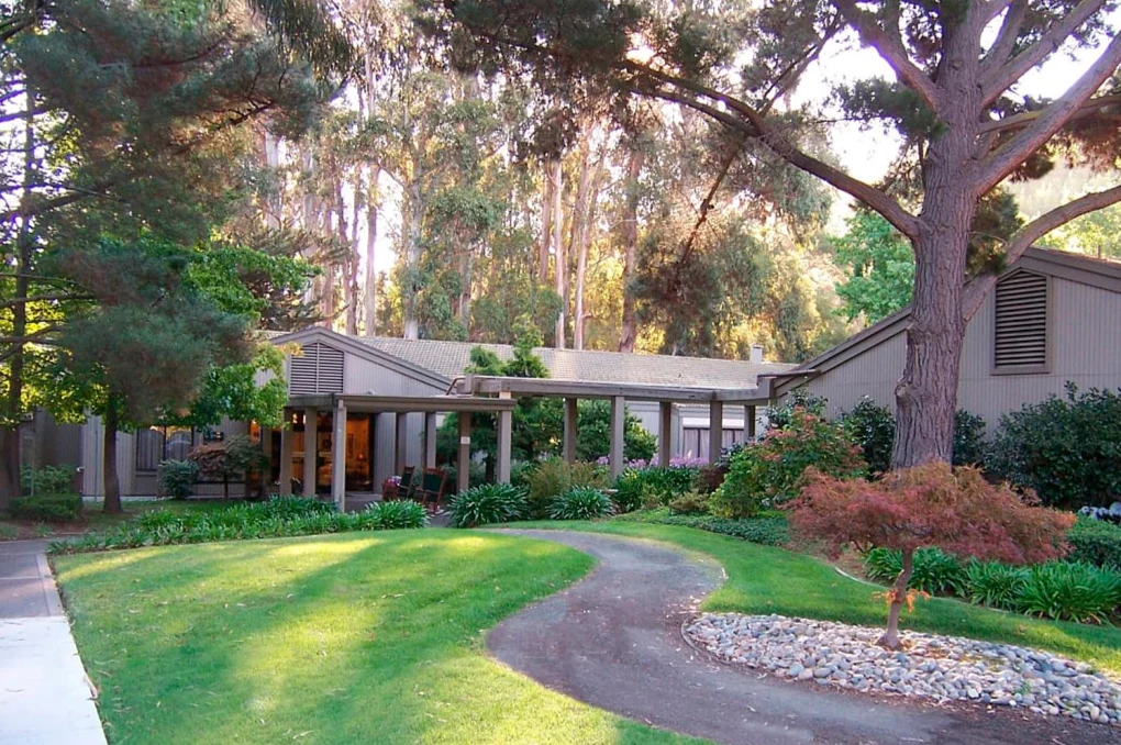 Image of Silverado Belmont Hills Memory Care Community (5)