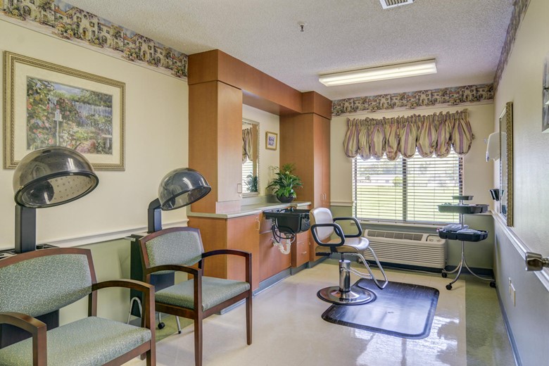 Image of Heartland of Zephyrhills Assisted Living (2)