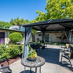 Image of Country Club Manor (6)