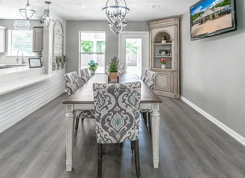 Image of Silver Leaf Denison on Crawford (5)