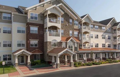 Image of Applewood Pointe of Bloomington Cooperative (1)