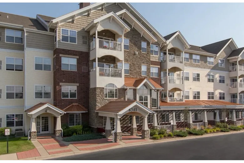 Image of Applewood Pointe of Bloomington Cooperative (1)