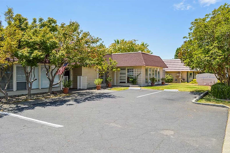Image of Courtyard Terrace (5)