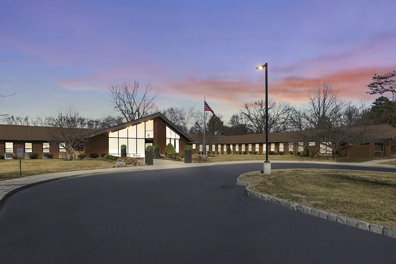 Image of Rosewood Gardens Rehabilitation And Nursing Center (2)