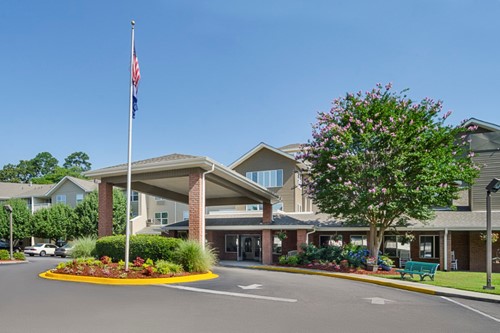 Image of Holiday Columbia Pines (1)