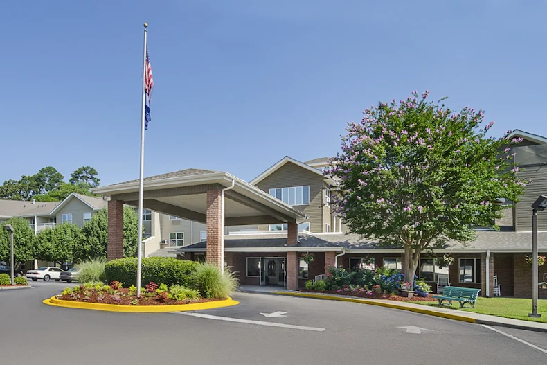 Image of Holiday Columbia Pines (1)