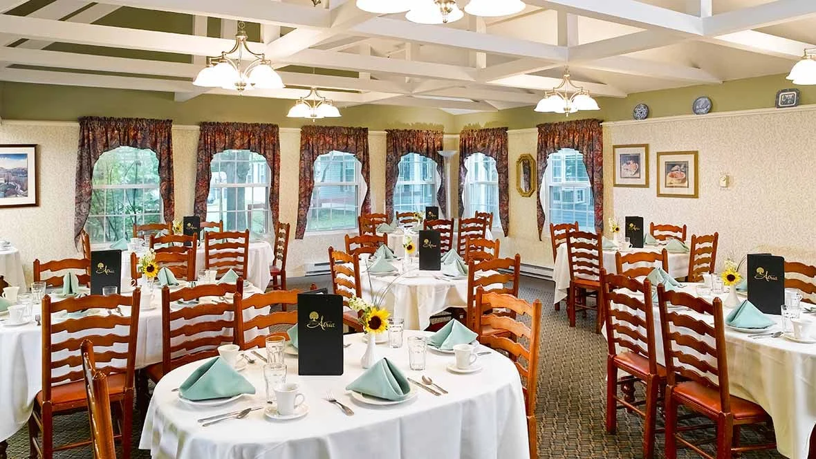 Image of Peregrine Senior Living at Crossgate (3)