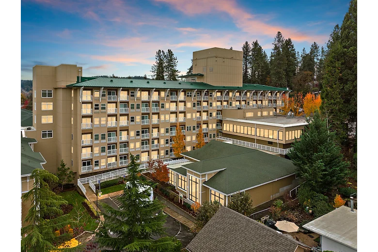 Image of Cascade Manor Health Center (8)