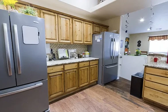 Image of Ashley Manor - Buttercup (3)