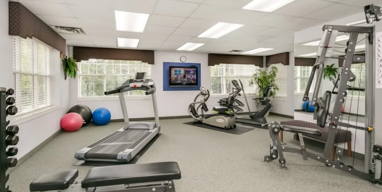 Image of Applewood Pointe of Woodbury Cooperative (3)