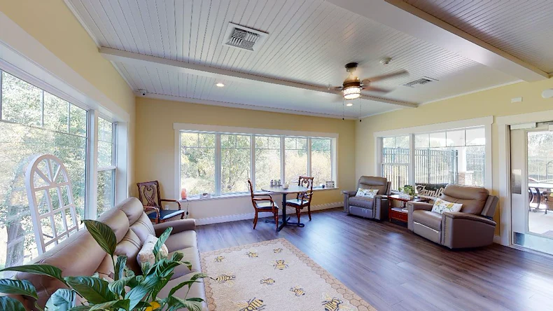 Image of BeeHive Homes of Lakeville (5)