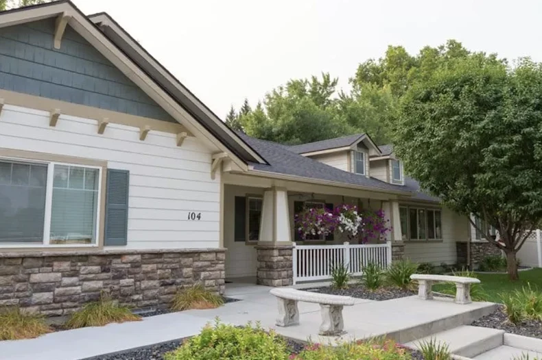 Image of Ashley Manor - Eagle 2 (1)