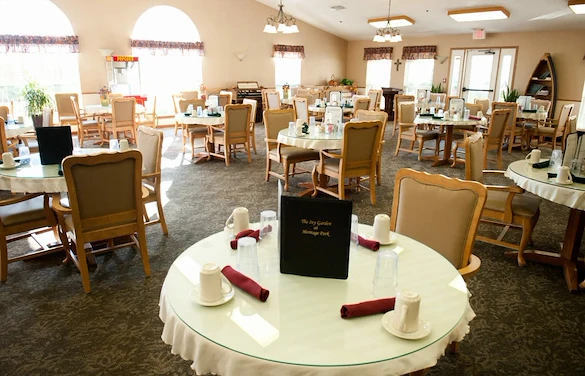 Heritage Park Assisted Senior Living & Garden Homes in Fort Wayne, IN dining room