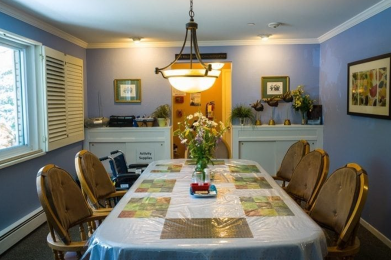Image of Serenity House Assisted Living at 22nd Pl (6)
