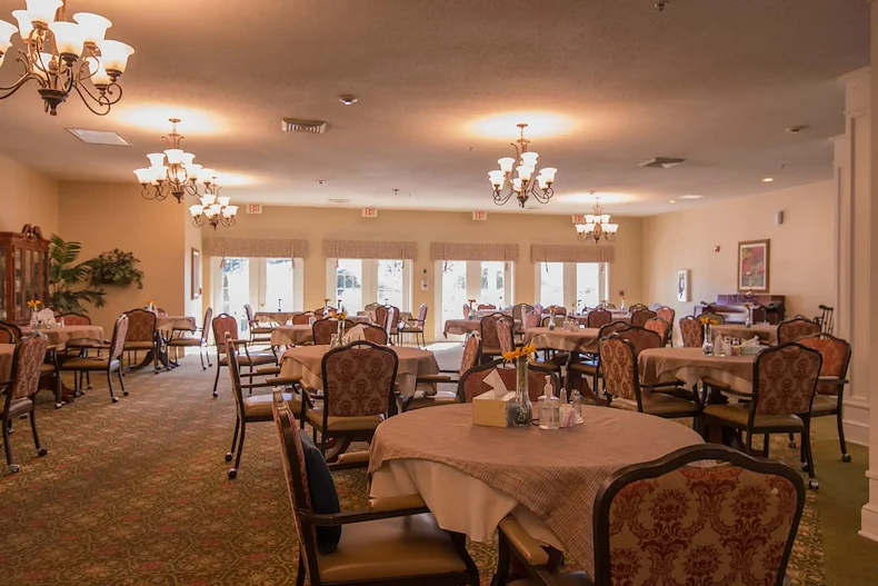 Image of Morning Pointe of Russell (2)