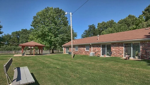 Image of West Edison Plaza Apartments (1)