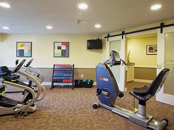 Image of Atria Glen Cove (5)