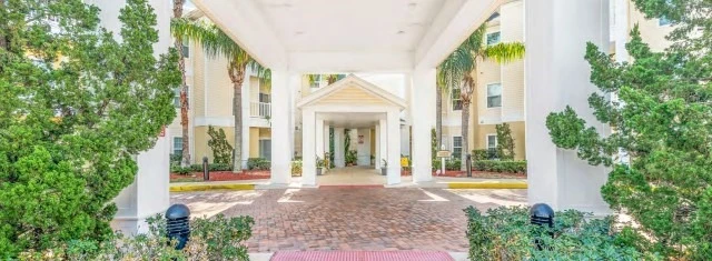 Image of Royal Palms (2)