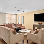 Image of The Louise on Western (3)