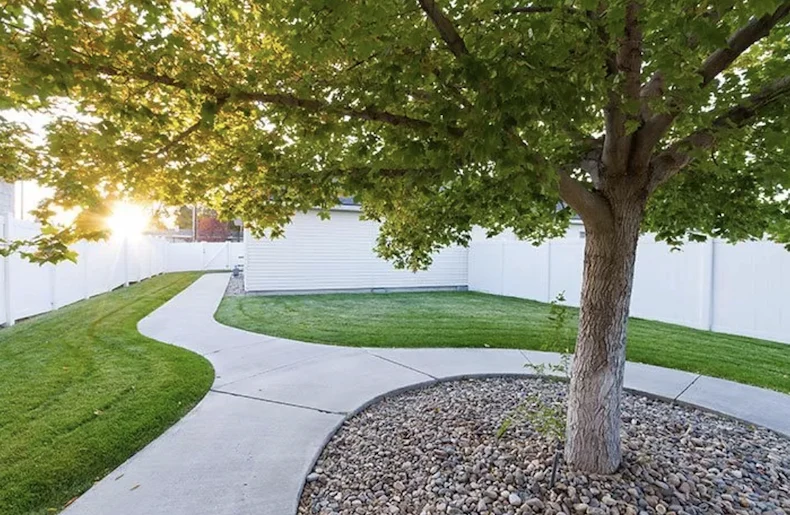 Image of Ashley Manor - Hawthorne (5)