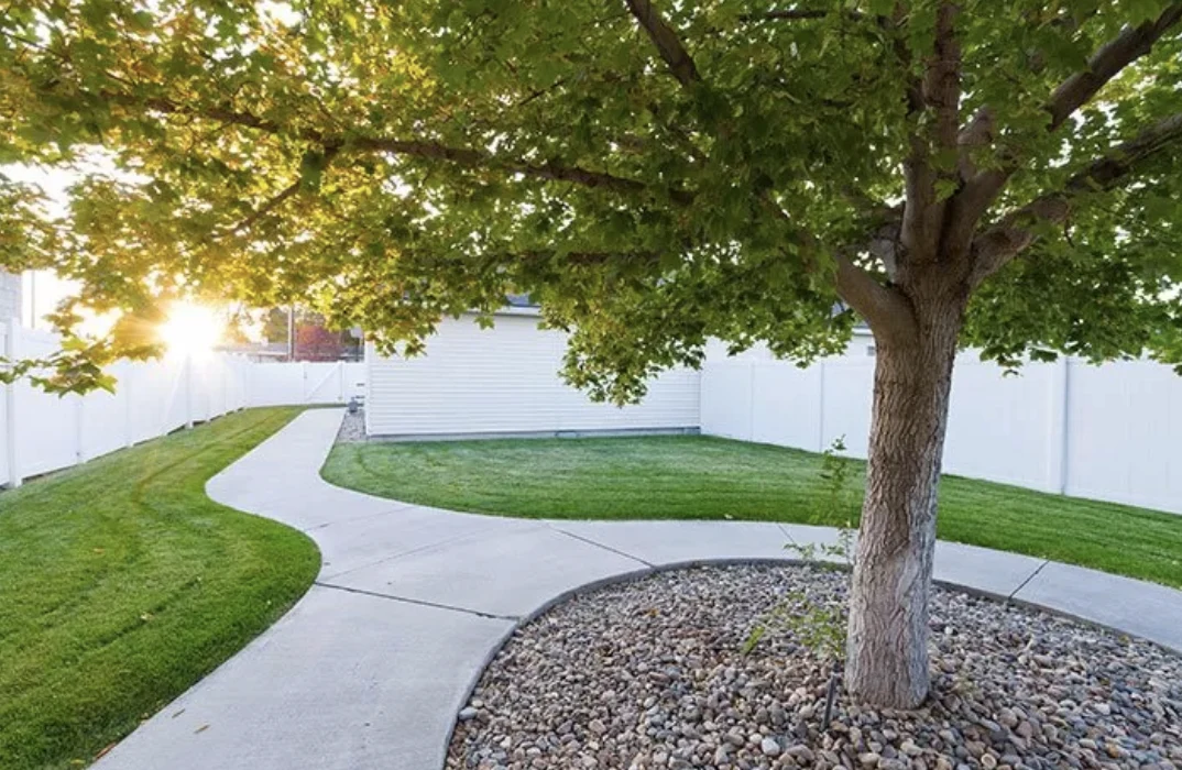 Image of Ashley Manor - Hawthorne (5)