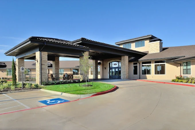 Image of Clayton Oaks Living (1)